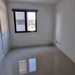 Sala com 37m², 2 vagas, no bairro Pio X em Caxias do Sul para Alugar