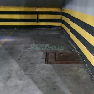 Sala com 37m², 2 vagas, no bairro Pio X em Caxias do Sul para Alugar