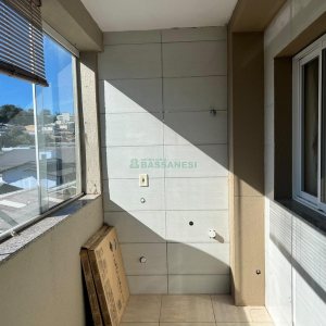 Apto Mobiliado com 37m², 1 dormitório, 1 vaga, no bairro Presidente Vargas em Caxias do Sul para Alugar