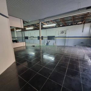 Pavilhão com 288m², no bairro Pio X em Caxias do Sul para Alugar