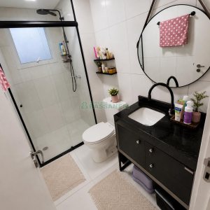 Apartamento com 55m², 2 dormitórios, 1 vaga, no bairro Santa Lúcia em Caxias do Sul para Comprar