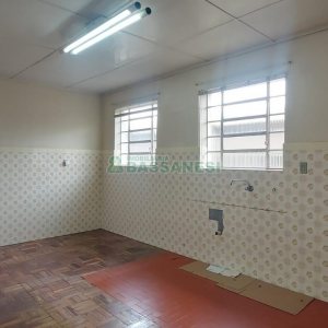Casa com 147m², 5 dormitórios, 1 vaga, no bairro Pio X em Caxias do Sul para Alugar