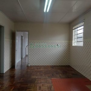 Casa com 147m², 5 dormitórios, 1 vaga, no bairro Pio X em Caxias do Sul para Alugar