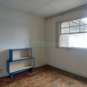Casa com 147m², 5 dormitórios, 1 vaga, no bairro Pio X em Caxias do Sul para Alugar