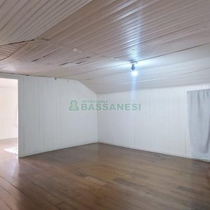 Casa com 147m², 5 dormitórios, 1 vaga, no bairro Pio X em Caxias do Sul para Alugar