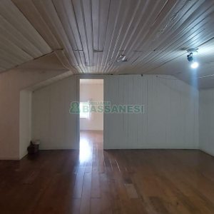 Casa com 147m², 5 dormitórios, 1 vaga, no bairro Pio X em Caxias do Sul para Alugar