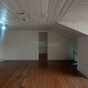 Casa com 147m², 5 dormitórios, 1 vaga, no bairro Pio X em Caxias do Sul para Alugar