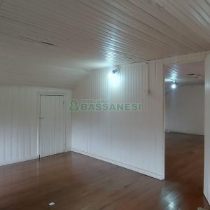 Casa com 147m², 5 dormitórios, 1 vaga, no bairro Pio X em Caxias do Sul para Alugar
