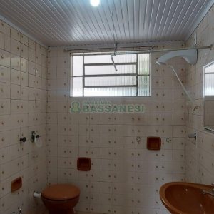 Casa com 147m², 5 dormitórios, 1 vaga, no bairro Pio X em Caxias do Sul para Alugar