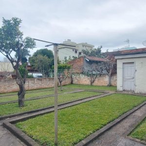 Casa com 147m², 5 dormitórios, 1 vaga, no bairro Pio X em Caxias do Sul para Alugar