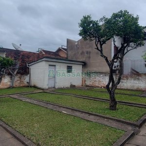 Casa com 147m², 5 dormitórios, 1 vaga, no bairro Pio X em Caxias do Sul para Alugar