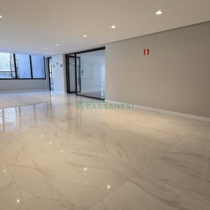 Sobreloja com 285m², 2 vagas, no bairro Exposição em Caxias do Sul para Alugar