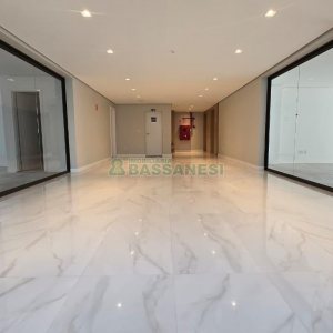 Sobreloja com 285m², 2 vagas, no bairro Exposição em Caxias do Sul para Alugar
