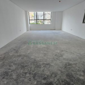 Sobreloja com 285m², 2 vagas, no bairro Exposição em Caxias do Sul para Alugar
