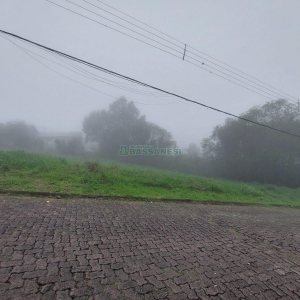 Terreno com 360m², no bairro São Caetano em Caxias do Sul para Comprar