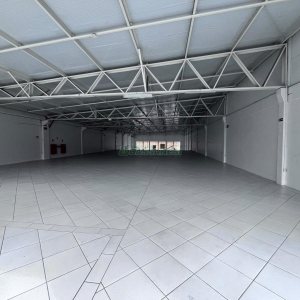 Loja com 1140m², 2 vagas, no bairro São José em Caxias do Sul para Alugar