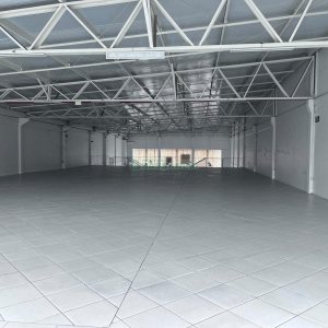 Loja com 1140m², 2 vagas, no bairro São José em Caxias do Sul para Alugar