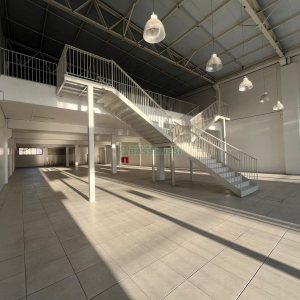 Loja com 1140m², 2 vagas, no bairro São José em Caxias do Sul para Alugar
