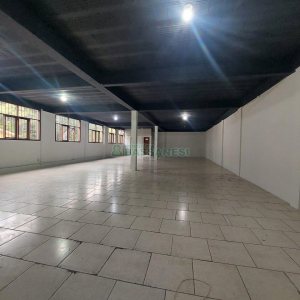 Loja com 260m², no bairro Vinhedos em Caxias do Sul para Alugar