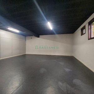Loja com 260m², no bairro Vinhedos em Caxias do Sul para Alugar