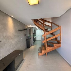 Sobrado Mobiliado com 85m², 2 dormitórios, 2 vagas, no bairro São Luiz em Caxias do Sul para Alugar