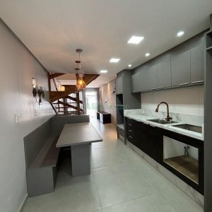 Sobrado Mobiliado com 85m², 2 dormitórios, 2 vagas, no bairro São Luiz em Caxias do Sul para Alugar
