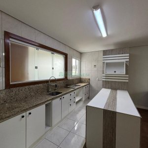 Apto Mobiliado com 75m², 2 dormitórios, 1 vaga, no bairro Desvio Rizzo em Caxias do Sul para Alugar