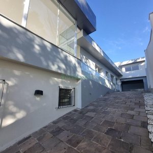 Casa com 377m², 4 dormitórios, 5 vagas, no bairro Bela Vista em Caxias do Sul para Alugar ou Comprar