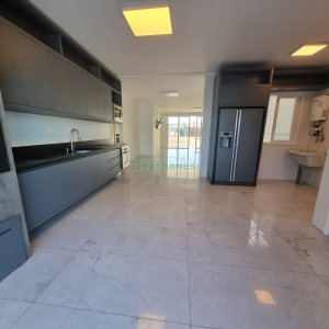 Casa com 377m², 4 dormitórios, 5 vagas, no bairro Bela Vista em Caxias do Sul para Alugar ou Comprar