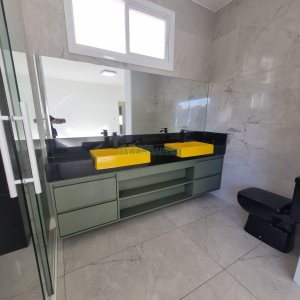 Casa com 377m², 4 dormitórios, 5 vagas, no bairro Bela Vista em Caxias do Sul para Alugar ou Comprar