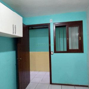 Sobrado com 60m², 2 dormitórios, no bairro Charqueadas em Caxias do Sul para Alugar