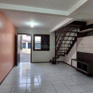 Sobrado com 60m², 2 dormitórios, no bairro Charqueadas em Caxias do Sul para Alugar