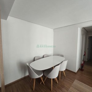 Apto Mobiliado com 112m², 2 dormitórios, 1 vaga, no bairro Lourdes em Caxias do Sul para Alugar