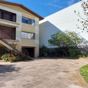 Casa com 120m², 3 dormitórios, 1 vaga, no bairro Cruzeiro em Caxias do Sul para Alugar