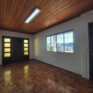 Casa com 120m², 3 dormitórios, 1 vaga, no bairro Cruzeiro em Caxias do Sul para Alugar