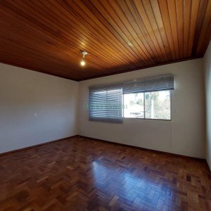 Casa com 120m², 3 dormitórios, 1 vaga, no bairro Cruzeiro em Caxias do Sul para Alugar
