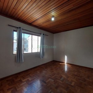 Casa com 120m², 3 dormitórios, 1 vaga, no bairro Cruzeiro em Caxias do Sul para Alugar