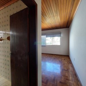 Casa com 120m², 3 dormitórios, 1 vaga, no bairro Cruzeiro em Caxias do Sul para Alugar