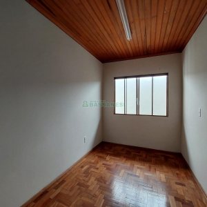 Casa com 120m², 3 dormitórios, 1 vaga, no bairro Cruzeiro em Caxias do Sul para Alugar