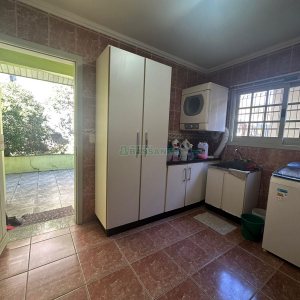 Casa com 250m², 3 dormitórios, 2 vagas, no bairro São Leopoldo em Caxias do Sul para Comprar
