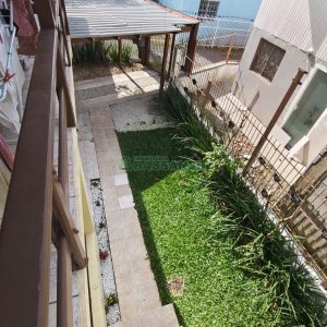Casa com 70m², 3 dormitórios, 1 vaga, no bairro São Caetano em Caxias do Sul para Comprar