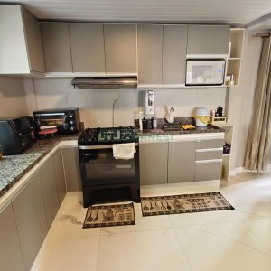 Casa com 70m², 3 dormitórios, 1 vaga, no bairro São Caetano em Caxias do Sul para Comprar