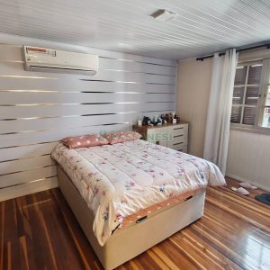 Casa com 70m², 3 dormitórios, 1 vaga, no bairro São Caetano em Caxias do Sul para Comprar