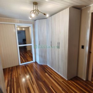 Casa com 70m², 3 dormitórios, 1 vaga, no bairro São Caetano em Caxias do Sul para Comprar