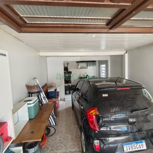 Casa com 70m², 3 dormitórios, 1 vaga, no bairro São Caetano em Caxias do Sul para Comprar