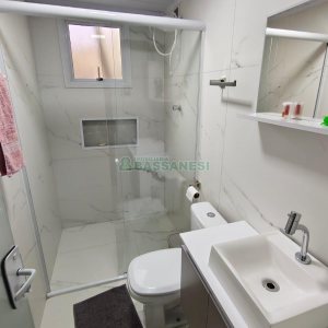 Casa com 70m², 3 dormitórios, 1 vaga, no bairro São Caetano em Caxias do Sul para Comprar