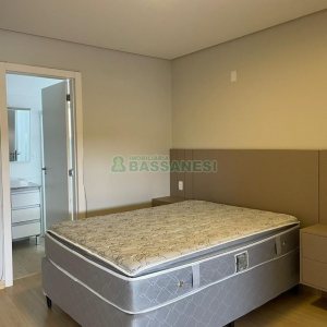 Apto Mobiliado com 83m², 2 dormitórios, 1 vaga, no bairro Jardim América em Caxias do Sul para Alugar