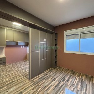 Apartamento com 53m², 2 dormitórios, 1 vaga, no bairro São Leopoldo em Caxias do Sul para Alugar