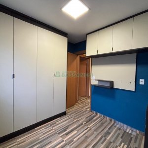 Apartamento com 53m², 2 dormitórios, 1 vaga, no bairro São Leopoldo em Caxias do Sul para Alugar