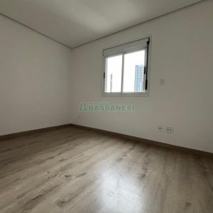 Apartamento com 47m², 3 dormitórios, 1 vaga, no bairro Lourdes em Caxias do Sul para Alugar